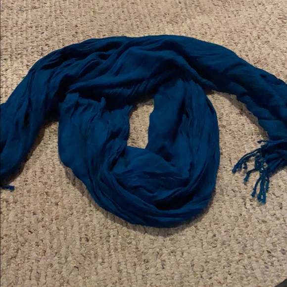 Scarfs - Picture 3 of 12